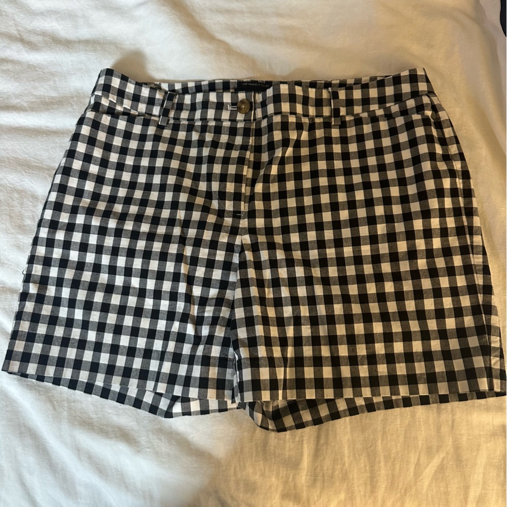 TALBOTS black and white checkered weekend chino shorts, 5” inseam, flat front